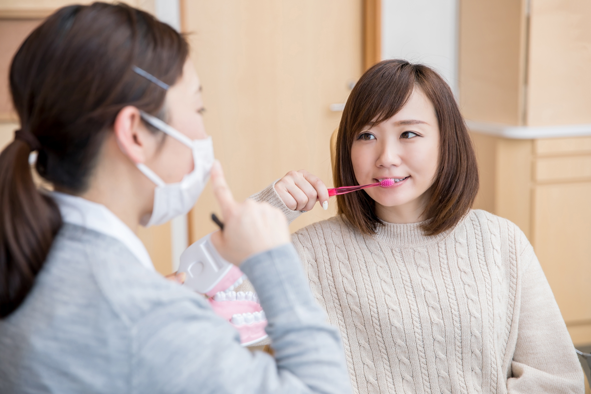 子どもと大人の矯正期間の違いとタイミングのポイント